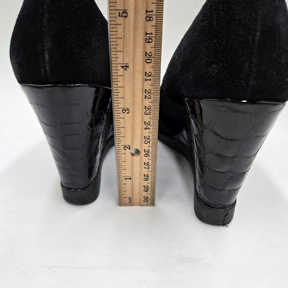 Donald Pliner CARLA Black Suede and Patent Leather Wedge Heel Pumps Size 8 M - Picture 5 of 8